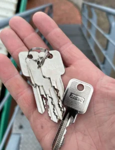 how to extract broken key